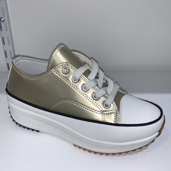 GOLD METALLIC LOW TOP SENAKERS - Picture 2 of 5